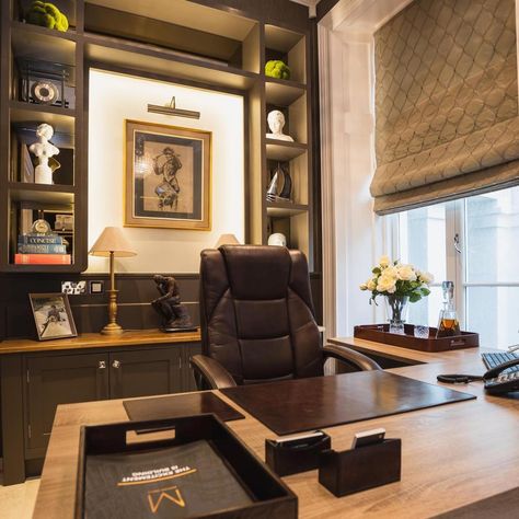 Gentleman Style Office, Modern Men Office, Executive Home Office Ideas, Masculine Den Study, Mad Men Inspired Office, Men’s Office Desk, Men’s Home Offices, Small Study Room Ideas For Men, Office Decor Men Professional