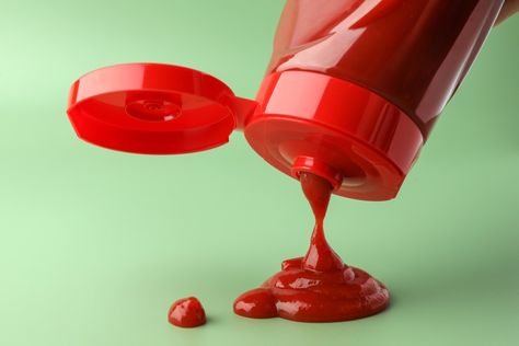 The Clever Ketchup Bottle Trick We Wish We'd Know About Sooner Bottom Of The Bottle, Cooking Hacks, Ketchup Bottle, Ketchup, Cooking Tips, Get It