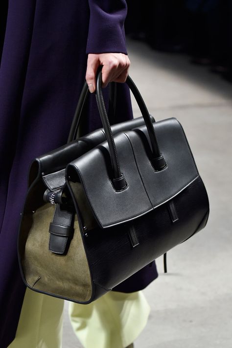 Narciso Rodriguez Fall 2015 Runway Bags, Celine Micro Luggage, Uni Bag, Michael Kors Fall, Tas Fashion, Handbag Pattern, Narciso Rodriguez, Celine Bags, Pretty Bags