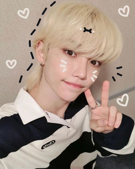 #felix #leeyonbok #leefelix #skz #straykids #icon #pfp #doodle #cute #aegyo #felixicon #straykidsicons Felix Iconic Lines, Cute Felix Icons, Stray Kids Doodles, Felix Stray Kids Aesthetic, Felix Pictures, Felix Drawing, Icons Doodle, Doodle Cute, Kids Doodles