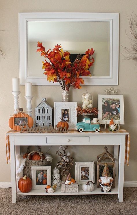 Diy Home Decor Fall, Fall Entry Table Decor, Halloween Entry Table, Fall Entry Table, Table Fall Decor, Fall Entry, Dorm Door, Fall Dining Table, Flower Fall