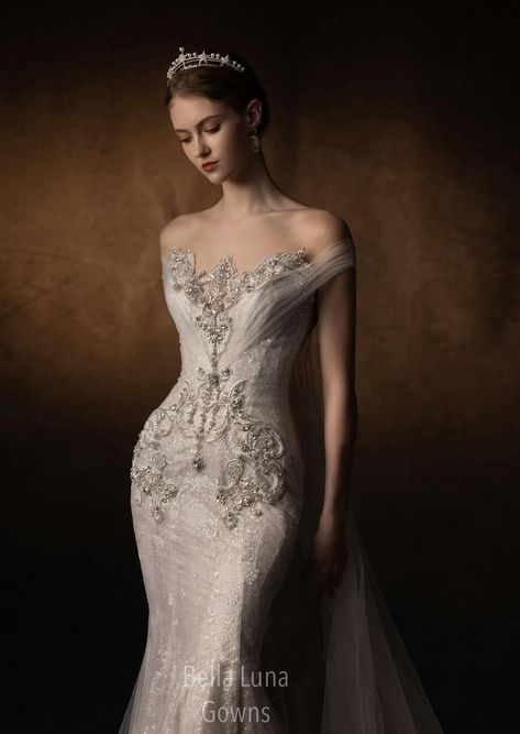 Long Sleeve Couture Dress, Pnina Tornai Wedding Dress Bling, Old Hollywood Glamour Wedding Dress, Vintage Haute Couture Gowns, Elegant Birthday Dresses, Iridescent Wedding Dress, Pearl Beaded Wedding Dress, Birthday Dresses Ideas, Wedding Dress Haute Couture