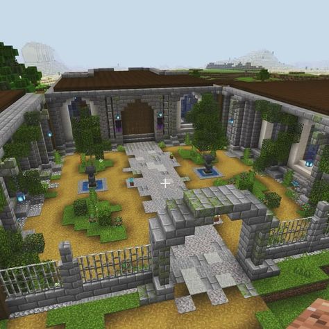 Great Hall Minecraft, Stone Arch Minecraft, Garden Wall Minecraft, Minecraft Entry Way, Minecraft Stone Wall, Minecraft Stone Bridge, Minecraft Courtyard, Floor Minecraft, Deco Minecraft