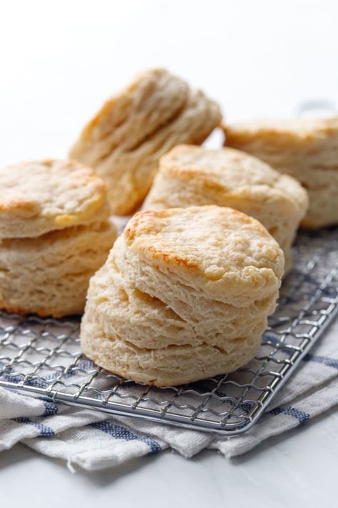 Flaky Buttermilk Biscuits, Sourdough Biscuits, Baking Powder Biscuits, Homemade Biscuits Recipe, Homemade Buttermilk Biscuits, Flaky Biscuits, Homemade Biscuits, Buttermilk Biscuits, Sourdough Recipes