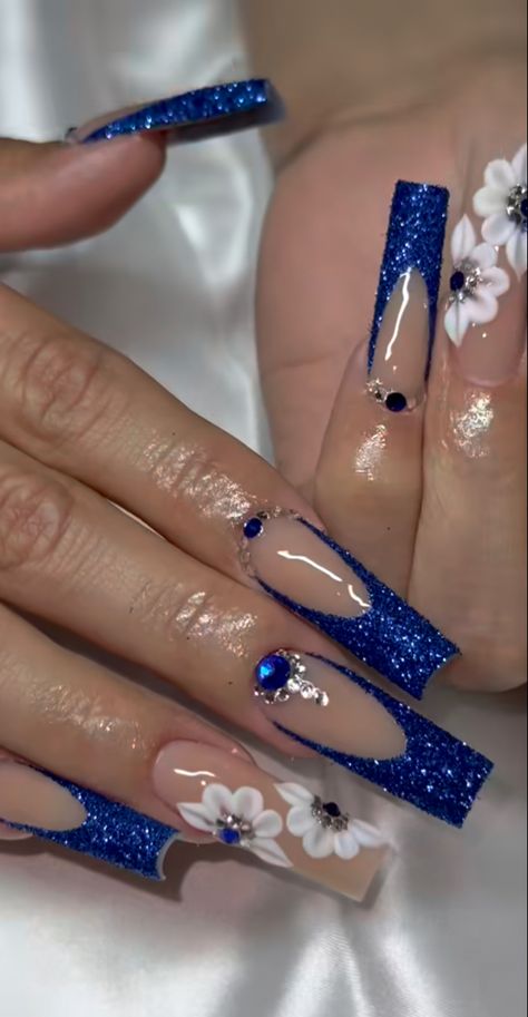 Royal Blue Quince Nails Simple, Royal Blue Nails With Charms, Quinceanera Nails Blue And Gold, Navy Blue Coffin Nail Ideas, Royal Blue Quince Nails Medium, Sweet 16 Nail Ideas Blue, Royal Blue Nails Acrylic Medium, Royal Blue And Gold Prom Nails, Quince Nails Blue And Gold