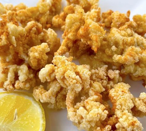 Comb's Tooth Calamari Comb Tooth Mushroom Recipes, Coral Tooth Mushroom Recipes, Coral Mushroom Recipes, Fancy Mushrooms, Mushroom Calamari, Mushroom Appetizers, Yummy Seafood, Lemon Salt, Tapioca Flour