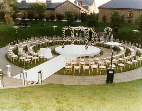 like the seating arrangement: Wedding Ceremony Seating, Majlis Perkahwinan, Ceremony Seating, Wedding Set Up, Future Wedding Plans, Ceremony Decor, Outdoor Wedding Decorations, Salou, Outside Wedding