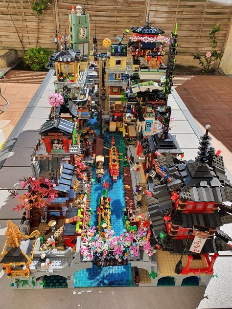 Lego Ninjago City, Ninjago City, Lego Winter, Lego Knights, Big Lego, Lego Wall, Lego Sculptures, Lego Display, Lego Diy