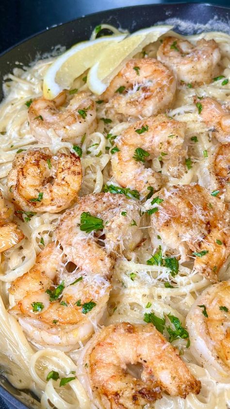 Delightfully succulent shrimp, bathed in a velvety, garlic-infused sauce, mingling with al dente pasta strands, create a dish that's as elegant as it is comforting. This creamy shrimp scampi is perfect for a cozy night in or a dinner party with friends, this recipe promises to elevate your pasta game to new heights. Get ready Tiramisu Truffles, Cheesesteak Pizza, Creamy Shrimp Scampi, Pudding Rice, Pizza Puffs, Easy Shrimp Scampi, Shrimp Scampi Pasta, Pasta With Shrimp, Scampi Pasta