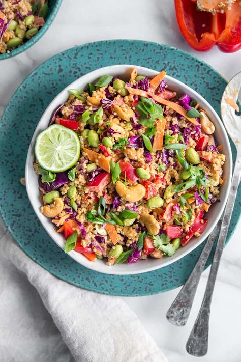 Thai Quinoa Salad, Thai Quinoa, Instant Pot Quinoa, Fraiche Living, Fit Mitten Kitchen, Salads To Go, Cold Lunches, Quinoa Salad Recipes, Roasted Cashews