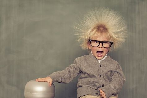 How Does Static Electricity Work? Remove Static From Clothes, Van De Graaff Generator, Electric Charge, Static Hair, Hair Photography, Shocking News, Electrical Energy, Cashmere Wrap, Static Electricity