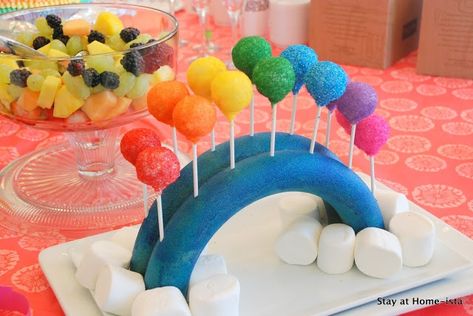 Rainbow Cake Pops, Cake Pop Displays, Trolls Cake, Trolls Birthday Party, Baby Shower Cake Pops, Rainbow Parties, Food Wedding, My Little Pony Party, Rainbow Food