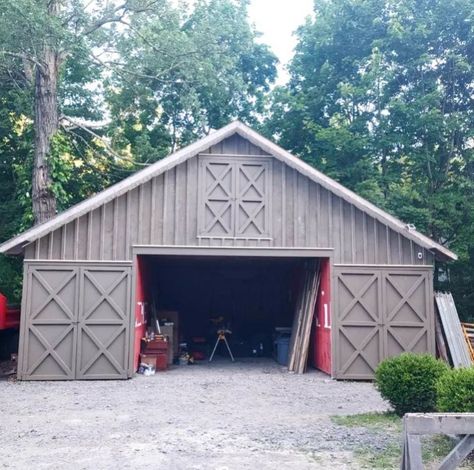 Shipping Container as Barn: An Inexpensive and Imaginative Reuse Shipping Container Barn, Shipping Container Workshop, Shipping Container Sheds, Shipping Container Storage, Carport Sheds, Shipping Container Cabin, Sea Containers, Barn Shop, Pole Buildings