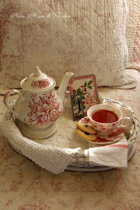 Bed Spread, Cuppa Tea, Chocolate Caliente, Christmas Tea, My Cup Of Tea, Tea Tray, Tea House, High Tea, Tea Room