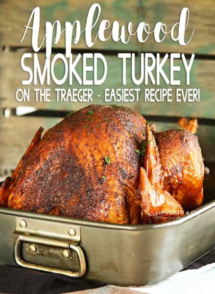 Smoked Turkey On Charcoal Grill, Smoked Turkey Recipes Thanksgiving, Traeger Smoked Turkey, Smoked Whole Turkey, Easy Turkey Recipes, Traeger Grill Recipes, Smoked Turkey Recipes, Smoked Turkey Breast, Pellet Smoker