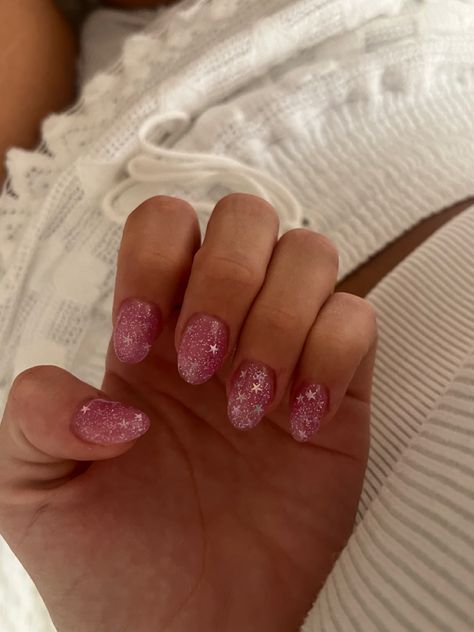 Short Sparkly Nail Designs, Pink Stars Nails, Star Glitter Nails, Glitter Star Nails, Short Sparkly Nails, Eras Makeup, Sparkly Pink Nails, Pink Star Nails, Pink Sparkly Nails