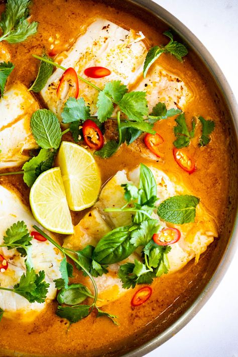 Coconut Curry Fish Soup, Thai Fish Curry Coconut, Coconut Curry Fish Stew, Coconut Fish Stew, Fish Thai Recipes, Thai Fish Curry Recipe, Coconut Fish Soup, Thai Curry Fish Recipes, Thai Fish Soup Recipe