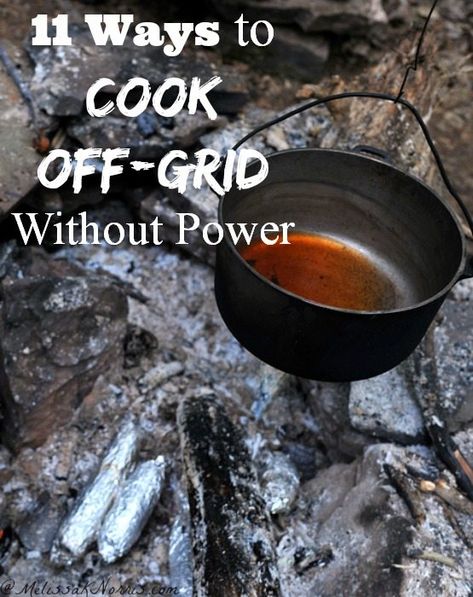 11 ways to cook off-grid without power. Learn which is best for you before the winter storms hit so you won't be caught without a way to cook for your family. If you don't know how to cook without power you need to read this immediately. Emergency Prepardness, Emergency Preparation, Cook Off, Homestead Survival, Emergency Prepping, Survival Food, Food Supply, Camp Cooking, Off Grid Living