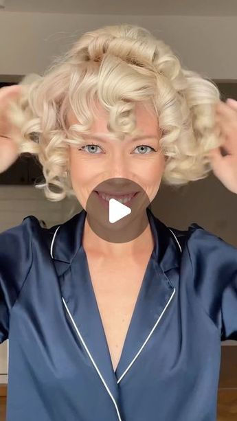 Elena Rachitskaya on Instagram: "⚜️Vintage wave ⚜️ Hope you will find this tutorial helpful even though we have a different type of hair and skin, haircut, haircare and so on My recommendation: ✨You should have a heat protecting spray before curl hair ✨Use a 19mm wand - designed to give your hair tight ringlets (or for more retro vibe), depending on the technique ✨ Wrap sections of hair and pin it ✨ Start curling forwards your face (for more retro look, towards — modern hollywood) ✨Work it around the whole head ✨ Pump 1-2 puffs of texturising powder directly into roots, bangs (one tutorial before), work through with fingers until desired volume is achieved ✨ Brush it out. A boar bristle brush is great for brushing out curls. It helps define and refine soft waves ✨Use lots of Diy Hollywood Waves Short Hair, Roller Curl Pattern, Loose Finger Waves Short Hair, Steampunk Hair Tutorial, Short Hair Ringlets Curls, Retro Curls Short Hair, Old Hollywood Pin Curls, How To Do Vintage Curls Short Hair, Curl Hair Technique