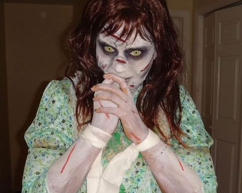 ‘Tis the Season to be Scary: A Very Exorcist Halloween - CaptainHowdy.com Regan Exorcist Costume, Exorcist Costume, Haunted House Inspiration, Scruffy Hair, Cute Clown Makeup, Awesome Costumes, Girls Winter Outfits, Halloween Parejas, Horror Costume