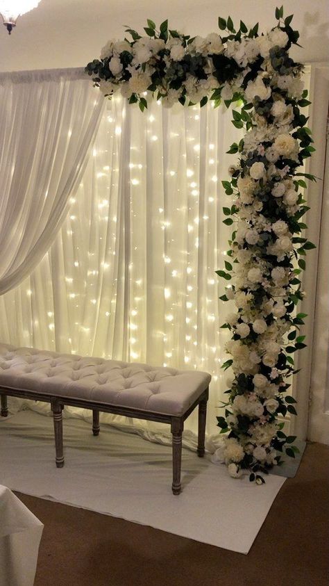 Rectangular Backdrop With Flowers, Walima Decoration At Home, House Nikkah Decor, White Theme Engagement Decor, Small Flower Decor, White Flowers Decoration Wedding, Simple Decorations For Wedding, Engagement In Home Decor, Nikkah Home Decor Ideas