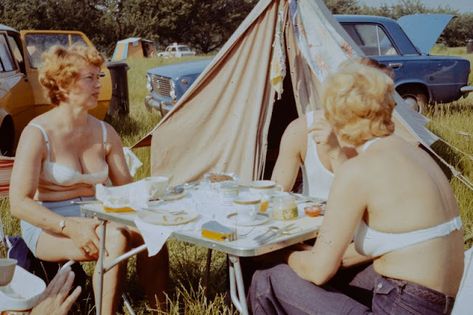 Wonderful Photos of People Camping and Kayaking in the 1960sWonderful Photos of People Camping and Kayaking in the 1960s Vintage Camping Photos, Camping Photos, Canvas Tents, Bohemian Style Men, Photos Of People, Black And White Landscape, Blogger Design, Bad Memories, Vintage Camping