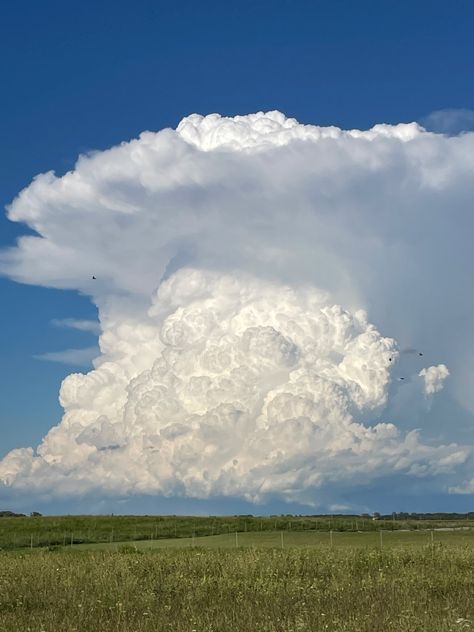 Cumulonimbus Clouds, Tornado Pictures, Cumulonimbus Cloud, Clouds Wallpaper Iphone, Cumulus Clouds, World Most Beautiful Place, Cloud Photos, Nature Clouds, Watercolor Sky