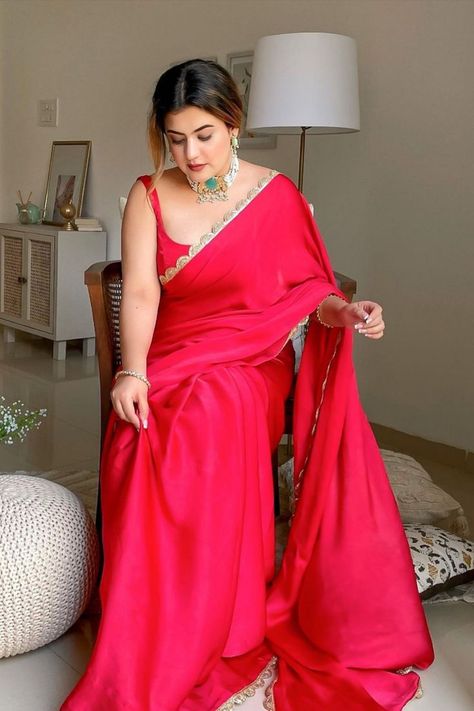 Red Saree Look For Farewell, Maharashtrian Saree Look, Saree Gown Party Wear, Sister Of The Bride, Raw Silk Lehenga, Gown Party Wear, Fancy Saree, Lehenga Designs Simple, Fashionable Saree Blouse Designs