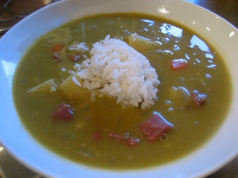 Cuban in the Midwest: Potaje de Chicarros: Split Pea Stew Cuban Chicharo Recipe, Split Pea Soup Recipe, Cuban Dishes, Cuban Cuisine, Quick And Easy Soup, Winter Comfort Food, Split Pea Soup, Hispanic Food, Cuban Recipes