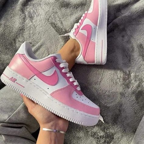 Pink Air Force 1, Flowers Anime, Tenis Air Force, Pink Nike Air, Shoe Goals, Air Force One Shoes, Buty Marki Nike, Pink Nike Shoes, Air Force Shoes