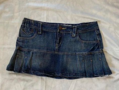 Jean Mini Skirt Outfit, Flare Mini Skirt, Flared Denim Skirt, Dark Denim Skirt, Short Jean Skirt, Gay Outfit, Jean Mini Skirt, Blue Jean Skirt, Velvet Jeans