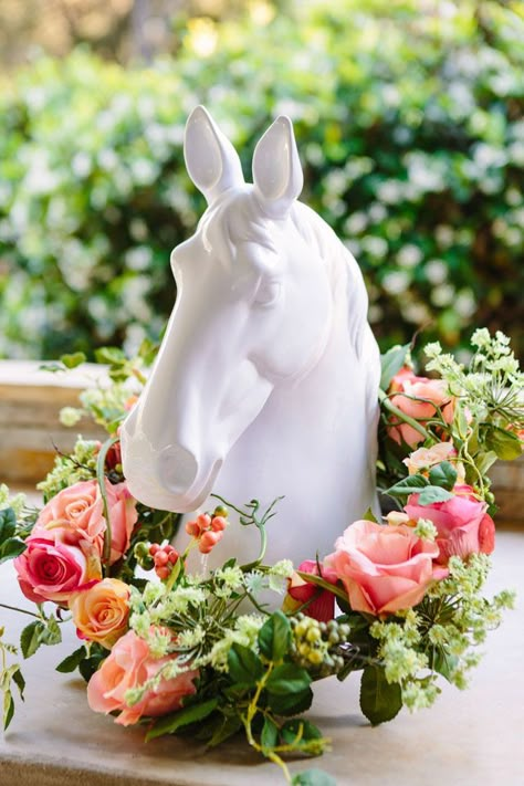 Kentucky Derby Decor, Kentucky Derby Party Ideas Decoration, Kentucky Derby Decorations, Derby Decor, Kentucky Derby Theme, Kentucky Derby Themed Party, Derby Party Food, Kentucky Derby Party Decorations, Kentucky Derby Party Food