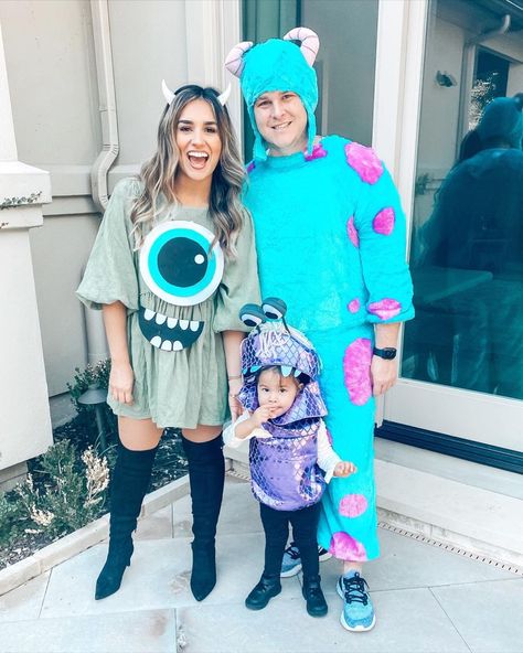 I wouldn’t have nothing if I didn’t have you! 💙💜 Monsters INC Halloween Family Costume Disney Family Halloween Costumes, Monsters Inc Halloween Costumes, Disney Family Costumes, Monsters Inc Halloween, Family Themed Halloween Costumes, Themed Halloween Costumes, Halloween Costumes For 3, Holloween Costume, Cute Couple Halloween Costumes