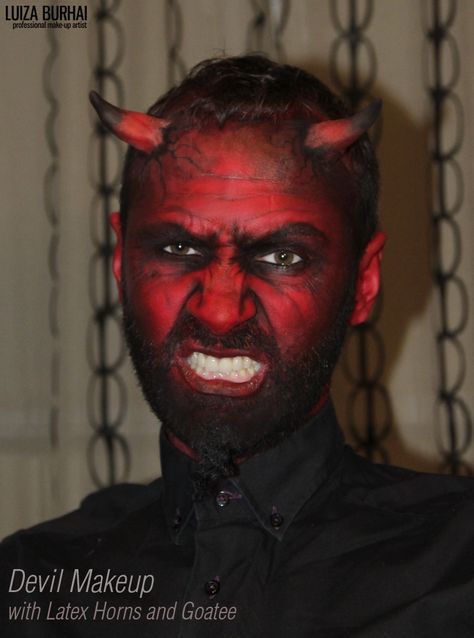 Devil Makeup with latex horns and goatee Devil Makeup Men, Halloween Man, Demon Makeup, Light Skin Makeup, Men Costumes, Devil Makeup, Halloweenský Makeup, Halloween Parejas, Devil Halloween