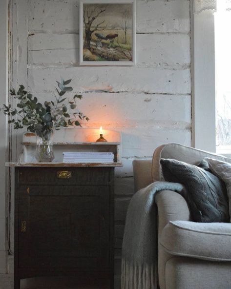 Nordic Cottage Interior, Warm Scandinavian Living Room, Rustic Scandinavian Decor, Scandinavian Cottage Interior, Swedish Cottage Interior, Scandi Cottage, Cottage In Winter, Norwegian Cottage, Scandi Summer