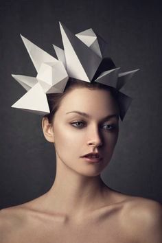 Paper Headpiece, Mode Origami, Shoulder Piece, Origami Fashion, Geometric Fashion, Paper Fashion, Crazy Hats, Paper Dress, Body Adornment