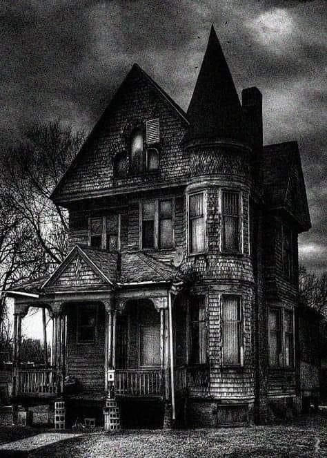 Gothic Victorian House, Haunted House Drawing, Creepy Old Houses, Scary Houses, Gothic Buildings, Creepy Houses, Spooky Places, Dark House, Spooky House