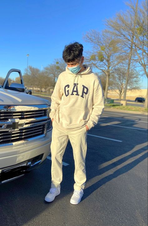 Gap Outfits Mens, Gap Hoodie Outfit Men, Cream Hoodie Outfit Men, Creme Hoodie Outfit Men, Guy In Hoodie Aesthetic, Guy Outfits Crewneck, Gap Crew Neck Hoodie For Streetwear, Gap Hoodie Outfit, Boys Fits Sweatshirts & Hoodies