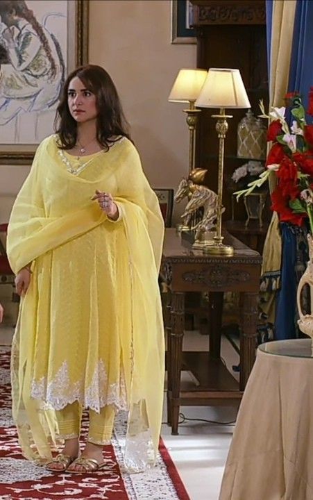 Yumna Zaidi Yellow Dress, Umna Zaidi Dress, Tere Bin Outfits, Tere Bin Meerab Outfits, Yumna Zaidi Dresses In Tere Bin, Meerab Tere Bin Dresses, Yellow Suit Design, Lemon Color Dress, Long Hair Bridal Styles