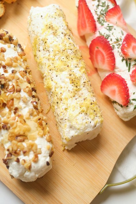 Decorated Goat Cheese, Goat Cheese Appetizer Logs, Goat Cheese Log Charcuterie, Goat Cheese For Charcuterie, Goat Cheese On Charcuterie Board, Goat Cheese Toppings, Spreadable Goat Cheese, Flavored Goat Cheese Recipes, How To Serve Goat Cheese