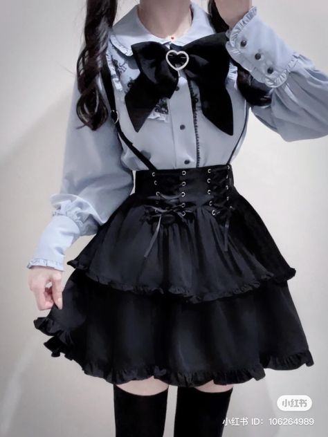 Kawaii Gothic Outfits, Kawaii Simple Outfits, Jirai Kei Fashion Design, Jirai Kei Outfits Casual, Jirai Kei Skirt, Ouji Fashion Female, Jiraikei Clothes, Ryosangata Outfit, Black Kawaii Outfits