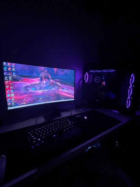 Late night game vibes Gaming At Night Aesthetic, Night Gaming Aesthetic, Late Night Gaming Aesthetic, Late Night Gaming, Romanticizing Winter, Game Setup, Computer Gadgets, Time Games, Night Background