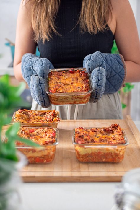 Fuel your gains with this protein-packed vegan lasagna! This high-protein meal-prep recipe is perfect for a hearty and nutritious dinner option. Protein Lasagna Recipe, High Protein Lasagna, Protein Lasagna, Vegan Lasagna Recipe, Gluten Free Lasagna, Vegan Beef, Vegan Lasagna, High Protein Vegan, Sunday Meal Prep