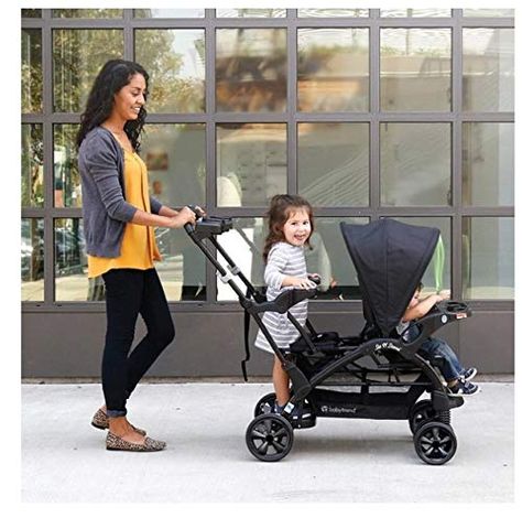 For a mother of two, this stroller is ideal for parents who want to take their two children for a stroll or run errands while keeping them in the same stroller. Uppababy Vista Double, Tandem Stroller, Best Double Stroller, Double Stroller, Jump Seats, Safety Harness, Double Strollers, Slim Frame, Baby Trend