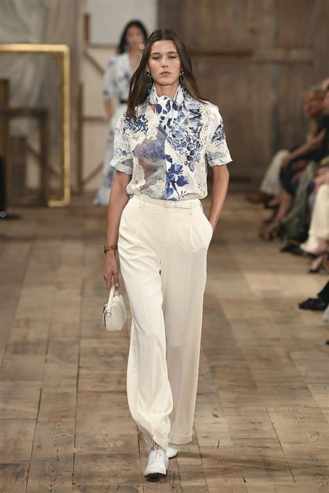 Ralph Lauren Ready To Wear Spring Summer 2024 New York – NOWFASHION Ralph Lauren Summer 2024, Ralph Lauren Ss24, Ralph Lauren Spring 2024 Ready-to-wear, Runway 2024 Summer, Ralph Lauren Spring Summer 2024, Ralph Lauren 2024 Women, Ralph Lauren Spring 2024, Spring Summer 2024 Runway, Ralph Lauren Outfits Women Casual