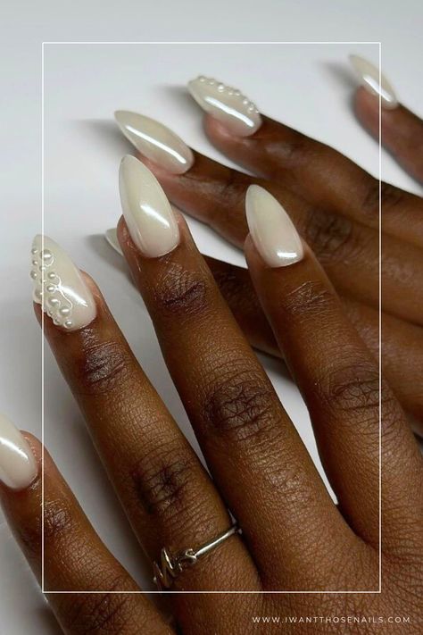 pearl chrome nails White Chrome Nails Wedding, Elegant Pearl Nails, Luxury Wedding Nails, Pearl Gems Nails, Wedding Nails Inspo For Bride, Bridal Pearl Nails, White Chrome Nails With Pearls, White Chrome Nails With Rhinestones, Chrome Wedding Nails For Bride