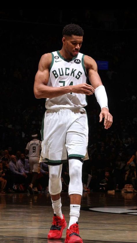 Gianni’s Antetokounmpo Wallpaper, Giannis Antetokounmpo Aesthetic, Basketball Notes, Reels Wallpaper, Giannis Antetokounmpo Wallpaper, Bape Cartoon, Jordan Logo Wallpaper, Grammy Party, Basketball Players Nba