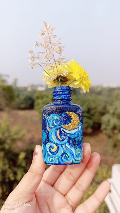 Art and craft Mini Bottles Painting, Miniature Alcohol Bottles, Mini Alcohol Bottles, Jar Painting, Anarkali Kurtis, Bear Paintings, Mini Glass Bottles, Diy Gift Set, Mini Bottle