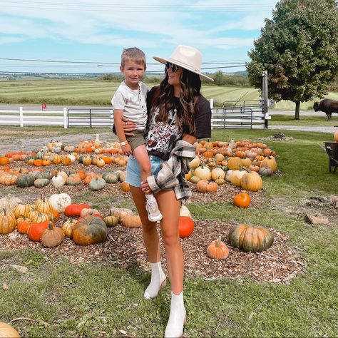 Texas Pumpkin Patch Outfit, Hot Day Pumpkin Patch Outfit, Pumpkin Patch Warm Weather Outfit, Pumpkin Patch Outfit Shorts, Summer Pumpkin Patch Outfit, Hot Weather Pumpkin Patch Outfits, Simple Pumpkin Patch Outfit, Pumpkin Patch Mom Outfit, Pumpkin Patch Outfit 2023