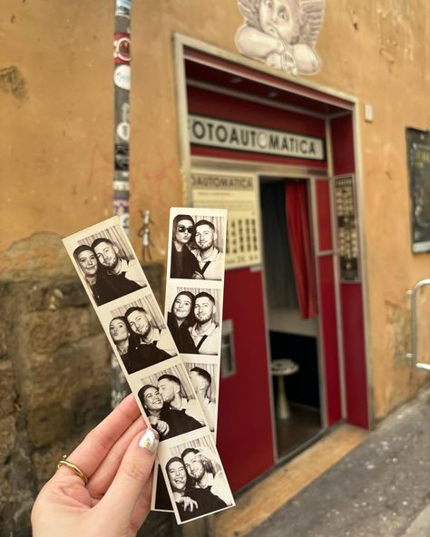 Hopefully you’re not sick of Florence pics yet😆 because there’s still a few more to post 🫶🏼 Take me back!! 💋 #florence #italy #photobooth #fotoautomatica #citybreak #couple #love #aesthetic #duomo #travel # Italy Vibes, Italy Pictures, Love Aesthetic, Italy Aesthetic, Take Me Back, City Break, Florence Italy, Lake Como, Couple Aesthetic